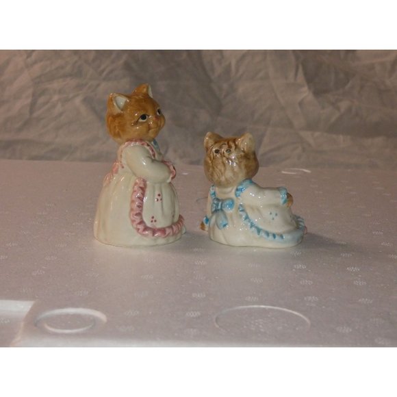 OMNIBUS CAT LADIES IN APRONS SALT AND PEPPER SHAKERS - Picture 4 of 6